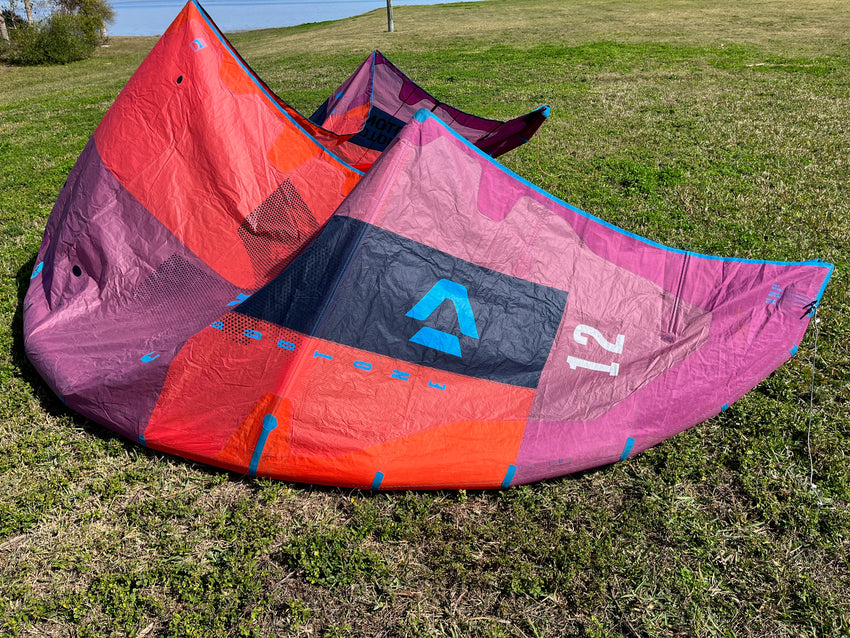 USED 2020 Evo 12m - Duotone Kiteboarding Kite