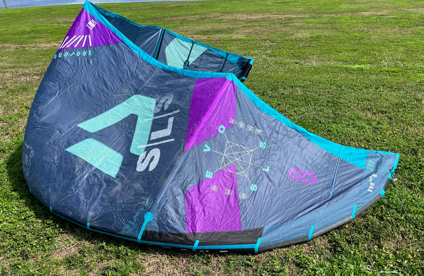 USED 2022 Evo SLS 8m - Duotone Kiteboarding Kite