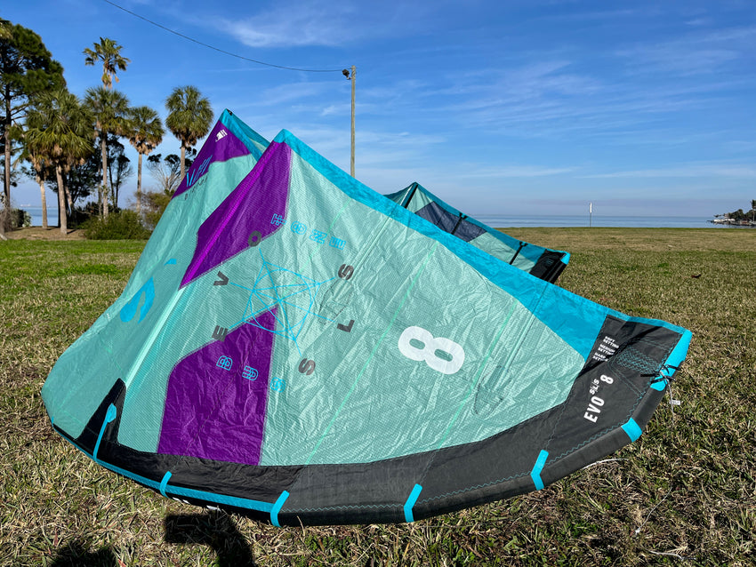 USED 2022 Evo SLS 8m - Duotone Kiteboarding Kite