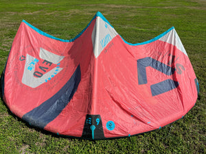 USED 2022 Evo SLS 9m - Duotone Kiteboarding Kite