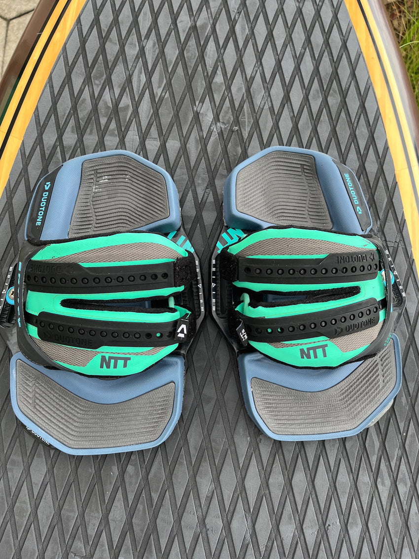 Used 2022 Duotone Entity Bindings Medium