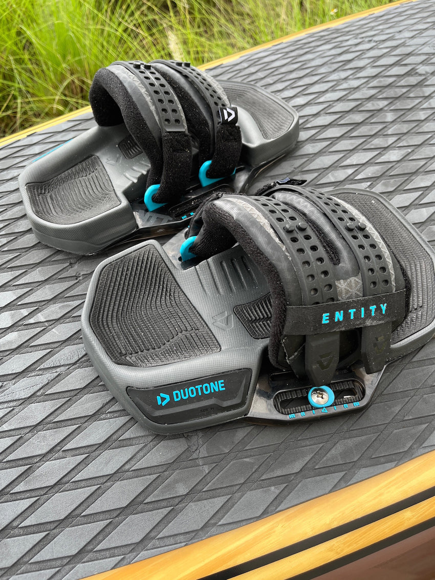 Used 2025 Duotone Entity Bindings Medium