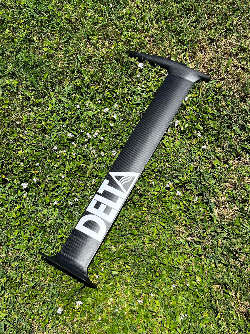 Damaged Delta Foils R-Frame Mast