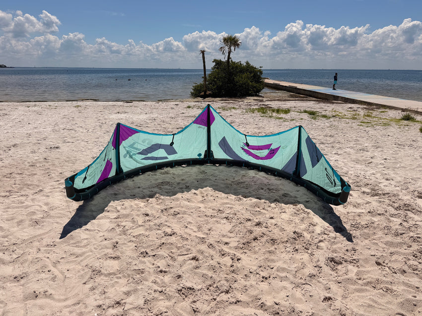 USED 2022 Evo SLS 10m - Duotone Kiteboarding Kite