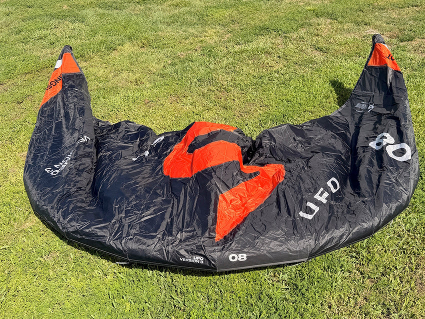 USED 2025 UFO V3 8m - Slingshot Kiteboarding Kite