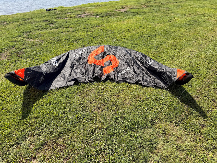 USED 2025 UFO V3 8m - Slingshot Kiteboarding Kite